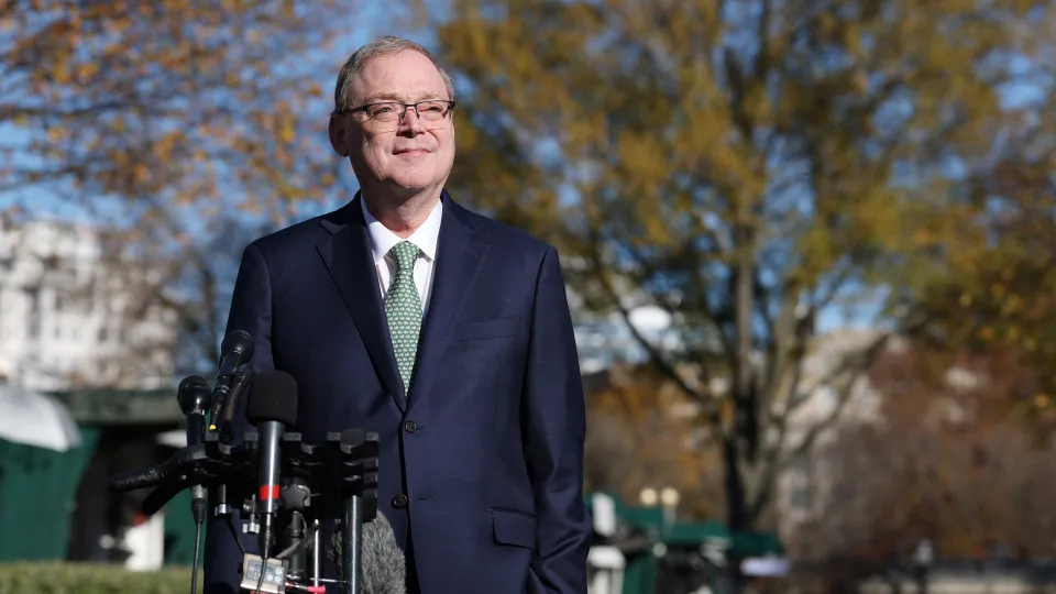 Trump aponta Kevin Hassett como favorito para liderar a Fed