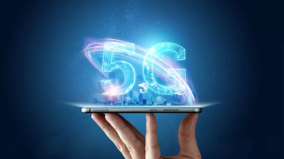 5G: Bruxelas quer países da UE a eliminarem fornecedores de
