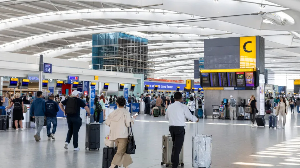 Aeroporto londrino de Heathrow bateu novo recorde de
