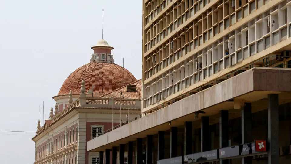 BFA antecipa défice menor do que o governo em 2026