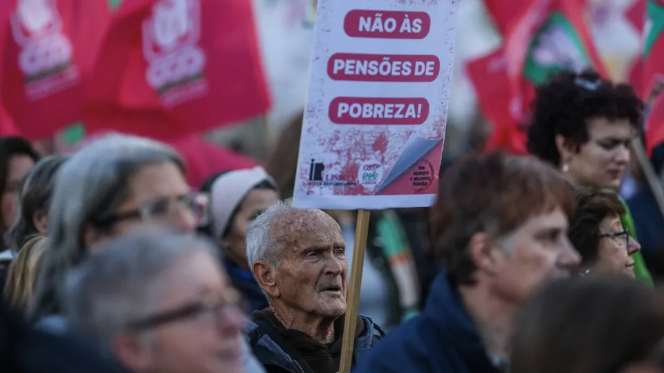 "Basta de empobrecer a trabalhar". As imagens da