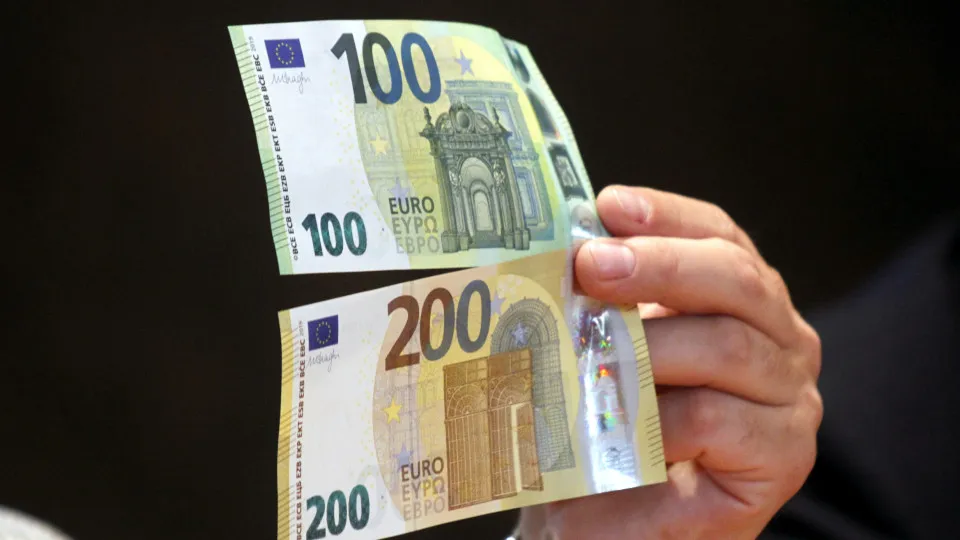 Bulgária torna-se hoje no 21.º país a aderir ao euro em