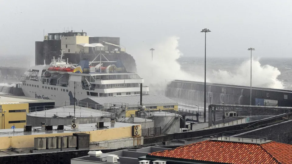 Cancelada ligação marítima entre ilhas da Madeira e Porto