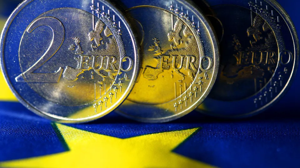 Défice da zona euro aumenta para 3,2% do PIB no 3.º