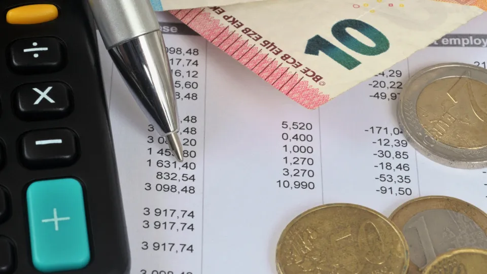 Já sabe como fica o seu salário com as tabelas do IRS? Veja