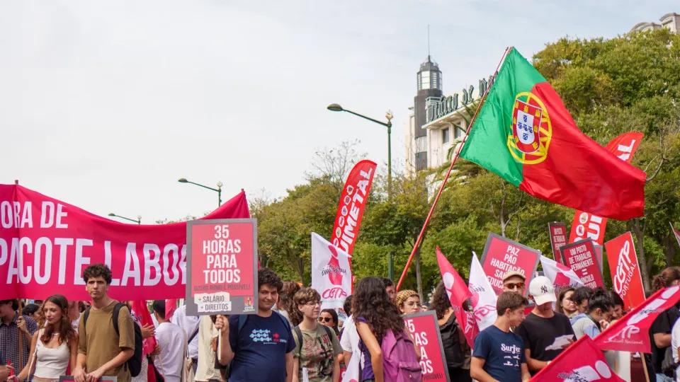 "Luta vai continuar". Governo não recua no pacote laboral -