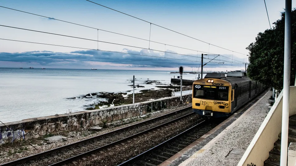 Modernização da Linha de Cascais leva a constrangimentos.