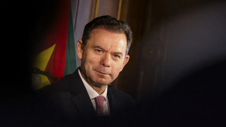Montenegro garante contrariar quem não confia no Governo