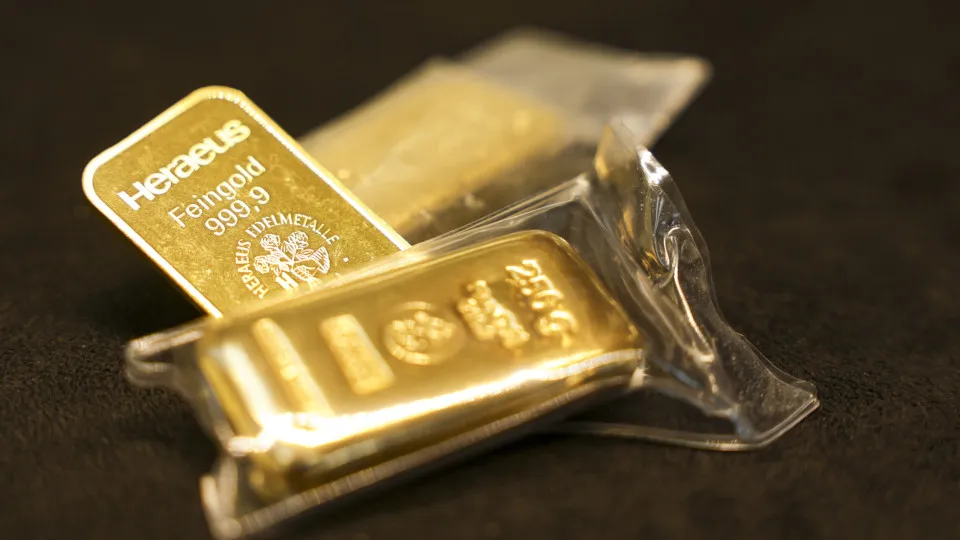 Ouro ultrapassa 5.300 dólares e alcança novos máximos