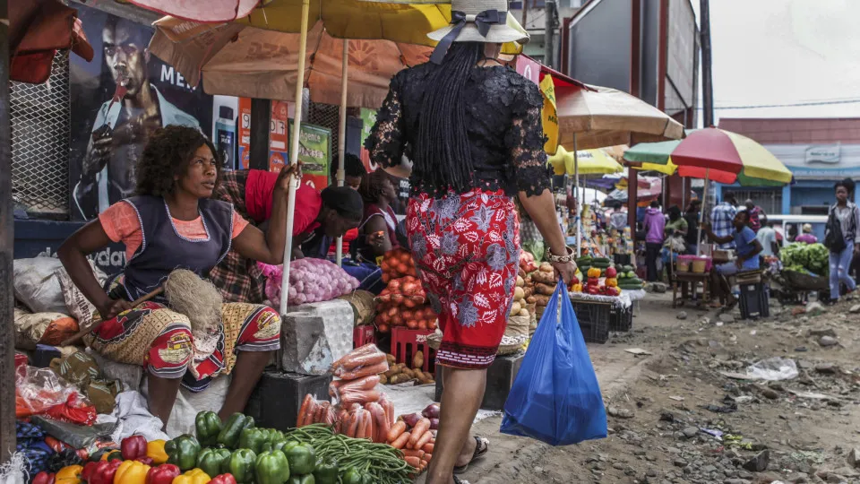 Oxford Economics prevê inflação em Moçambique nos 4,8% este