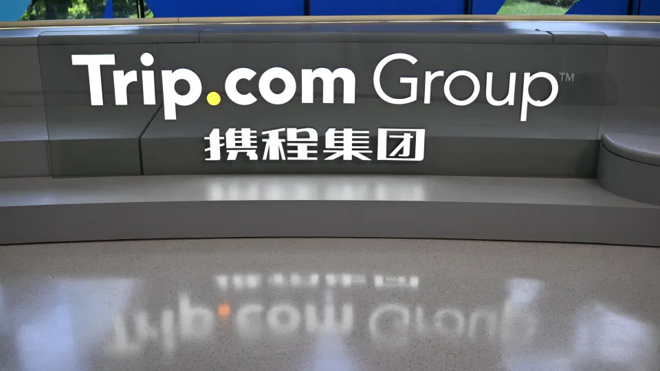 Portal chinês Trip.com cai mais 20% em bolsa face a