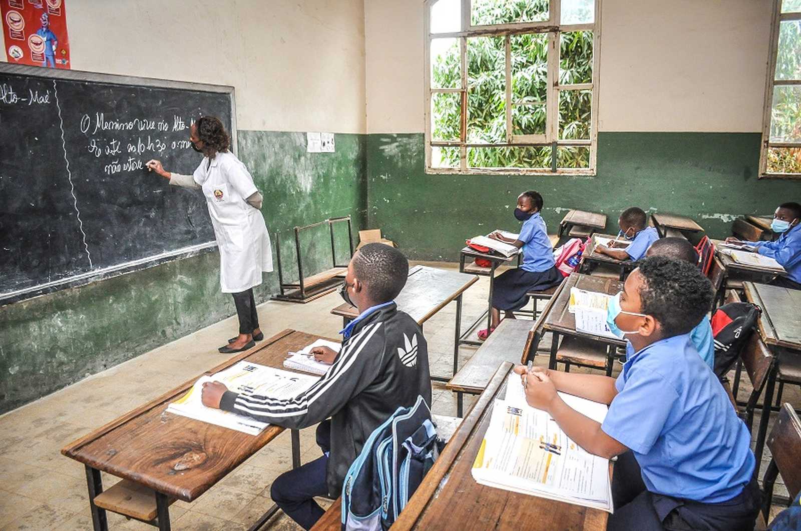Sector da Educação Prevê Contratar Mais de Três Mil