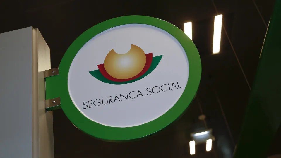 Segurança Social e CGA só vão aplicar novas tabelas de IRS e