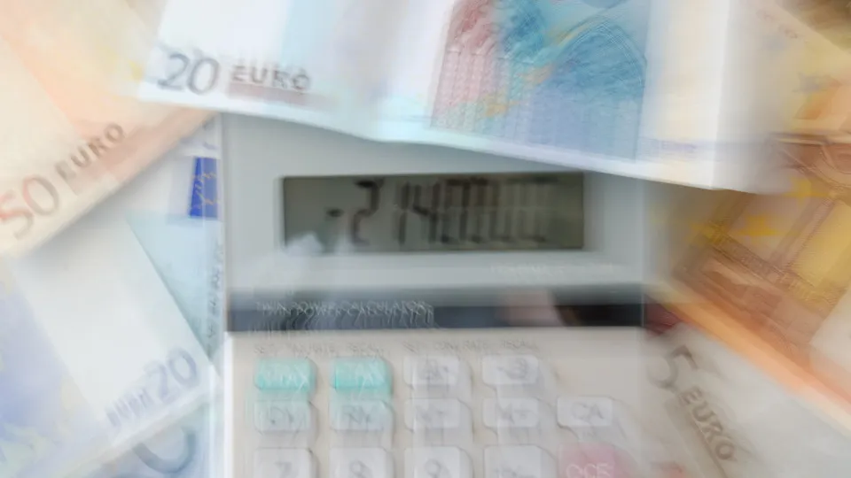 Tem débitos diretos? "Vá acompanhando esses movimentos".