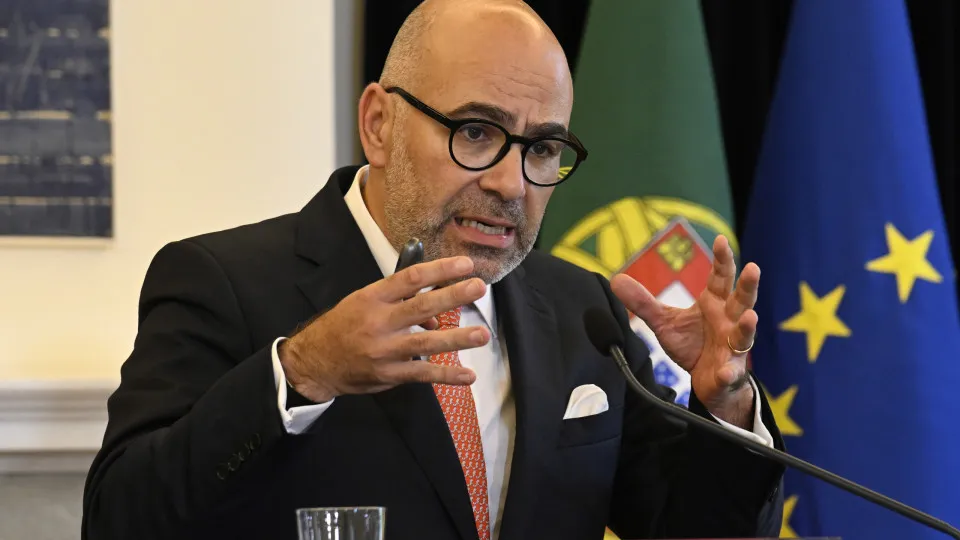 "Tempo de adiamentos acabou. Teremos o novo aeroporto Luís