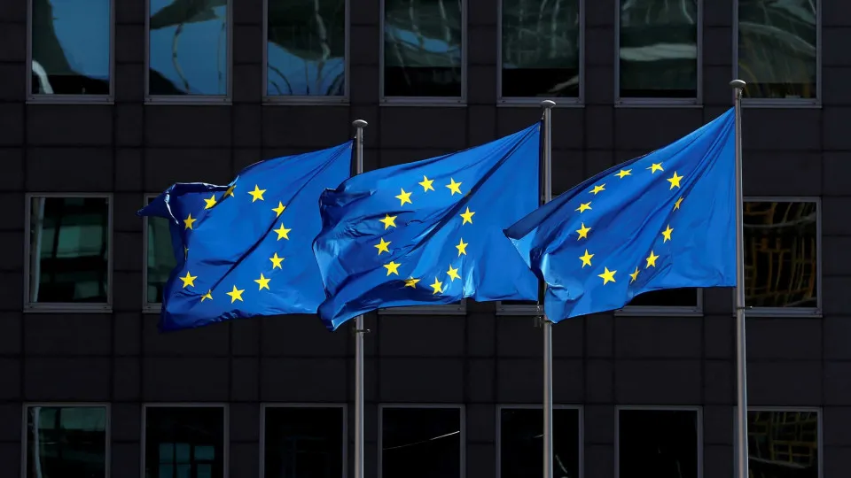 UE pondera aplicar tarifas de 93 mil milhões contra EUA, diz