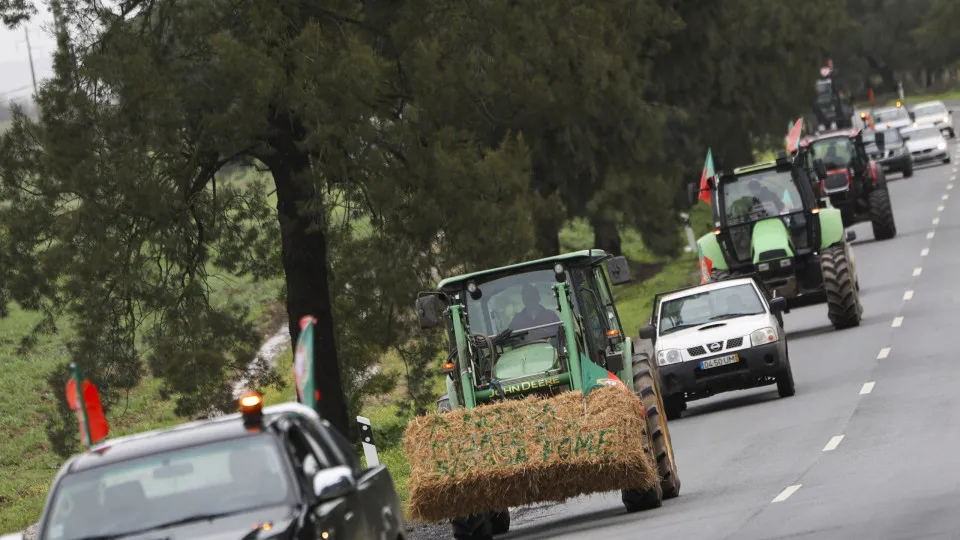 UE/Mercosul: Agricultores em marcha lenta contra