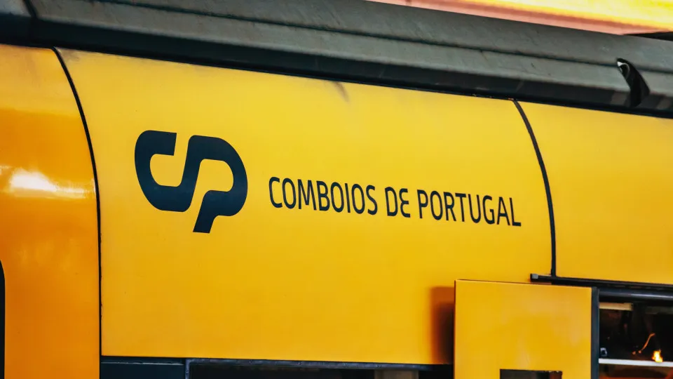 Comboios urbanos de Coimbra e na linha do Oeste continuam