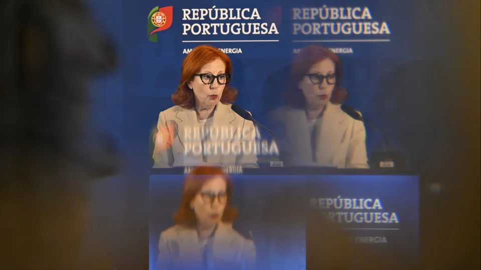 95% dos clientes com luz até sábado, diz ministra do