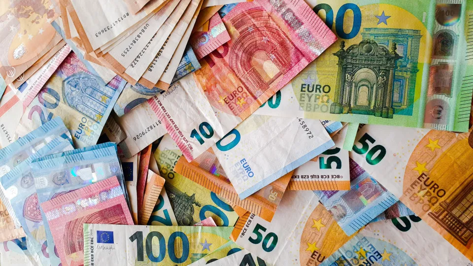Apreendidas quase 9 mil notas falsas em Portugal: Quais se