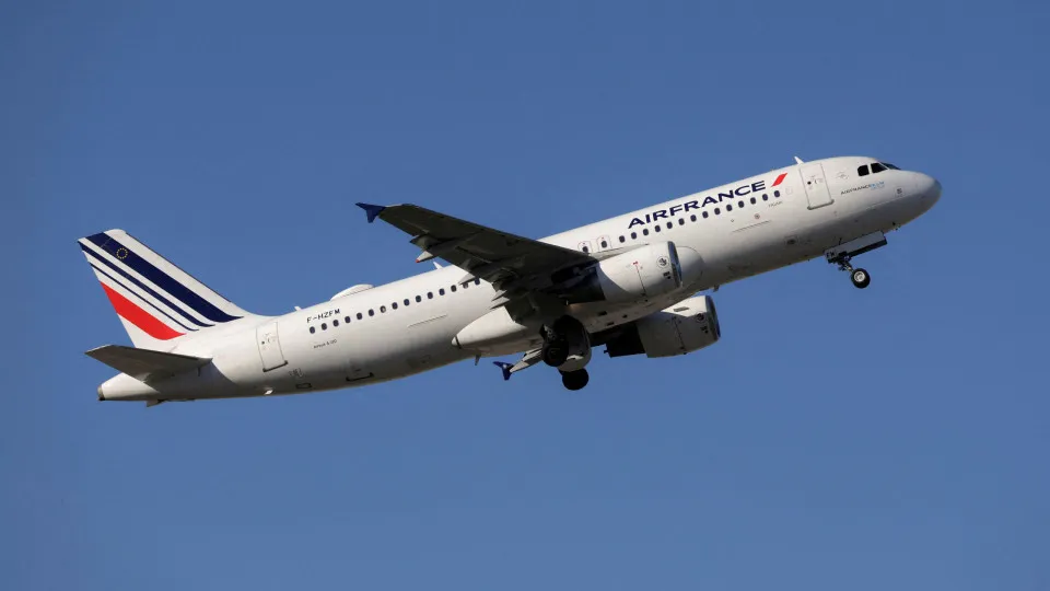Ataque ao Irão. Air France suspende voos para Telavive e