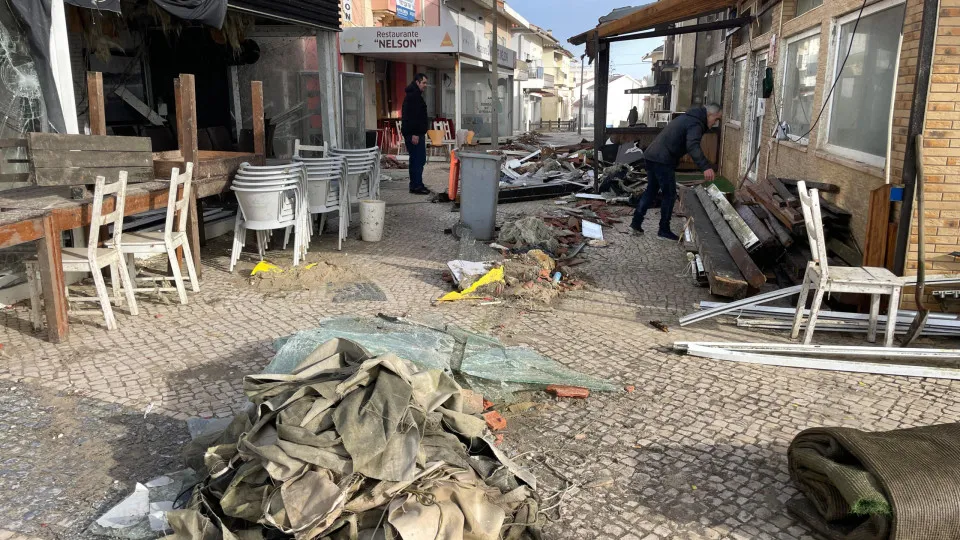 Atenção: "Deverá ponderar muito bem" antes de aceder à