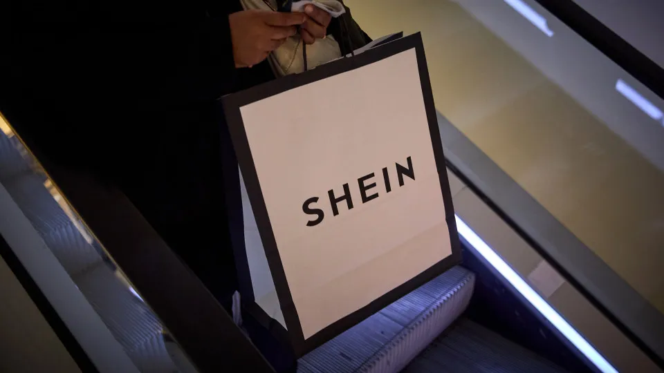 Bruxelas investiga Shein: Design aditivo e produtos ilegais