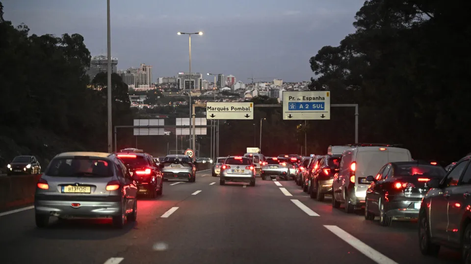Derrocada na A5: Brisa quer encontrar solução técnica na