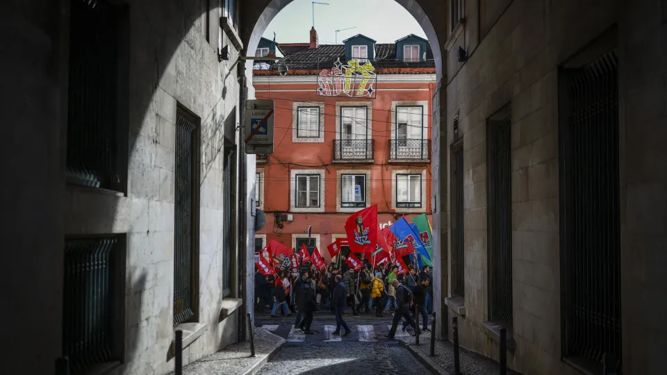Dos (des)convites às faltas: Há impasse nas negociações da