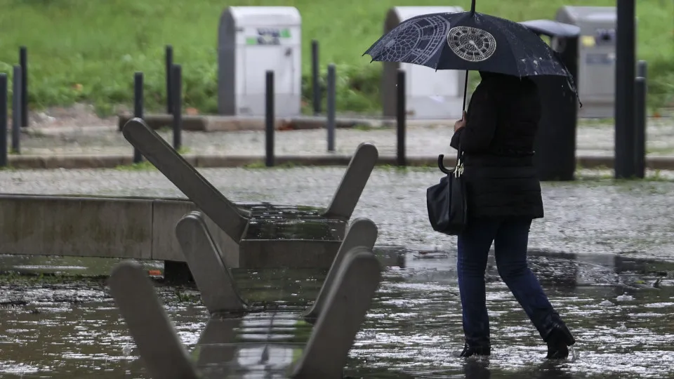 E-Redes contabiliza 58 mil pessoas sem luz, 38 mil delas em