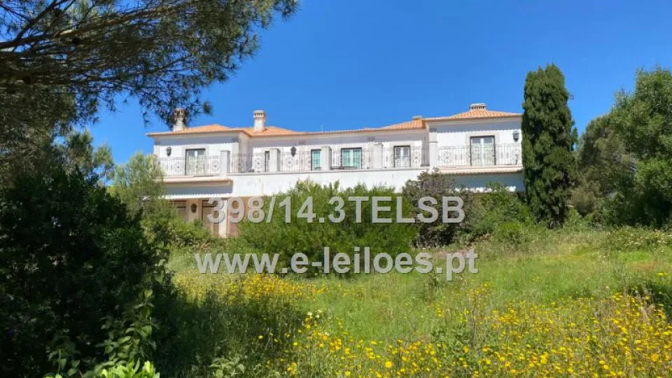 Estado põe em leilão casa de luxo em Cascais por 8 milhões