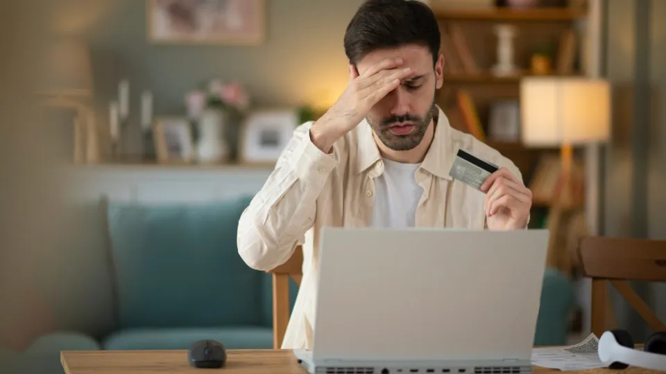 Faz compras online? Há uma nova taxa que deve conhecer