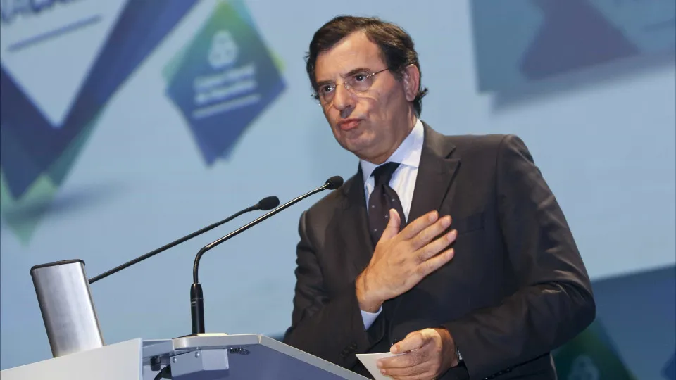 Governo estuda atribuição de apoios a fundo perdido a