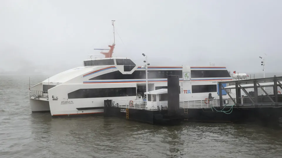 Ligação fluvial entre Cacilhas e o Cais do Sodré