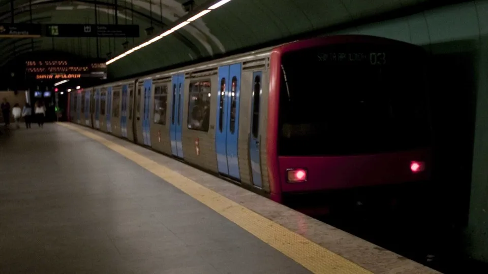 Metro de Lisboa reabre acessos de seis estações que estavam