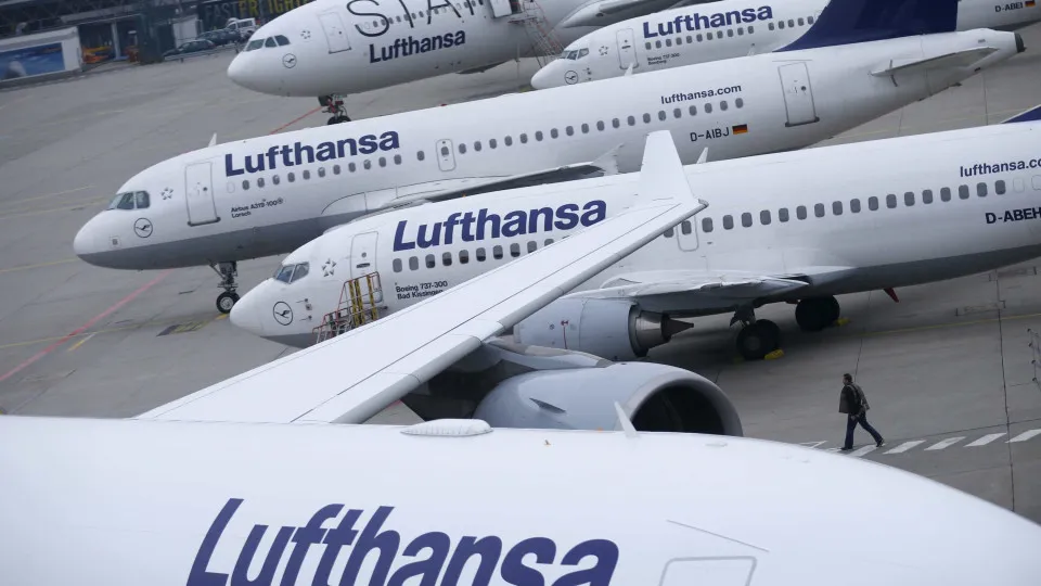 Pilotos e tripulantes da Lufthansa na Alemanha em greve na