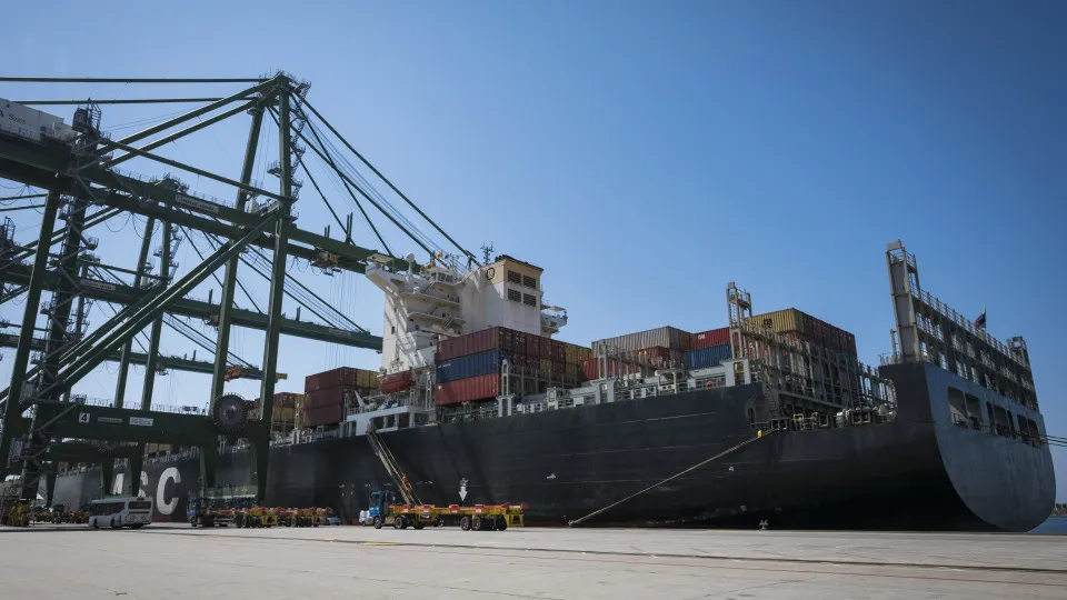 Portugal importa "cerca de 5%" de GNL russo, mas quer acabar