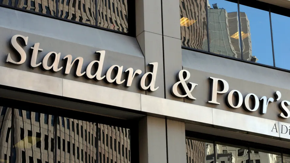 S&P mantém 'rating' de Portugal em 'A+' mas melhora