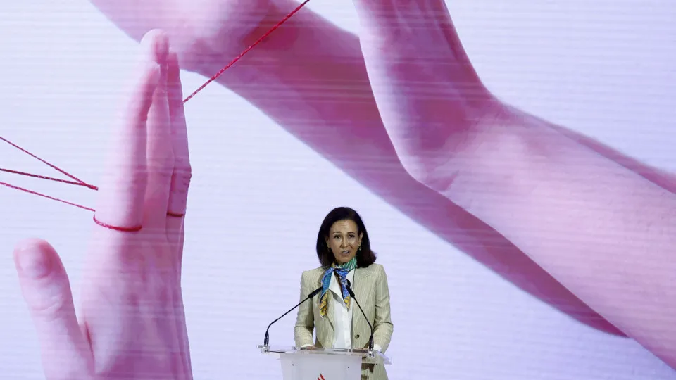 Salário da presidente do Santander subiu 2,2% para 14,78