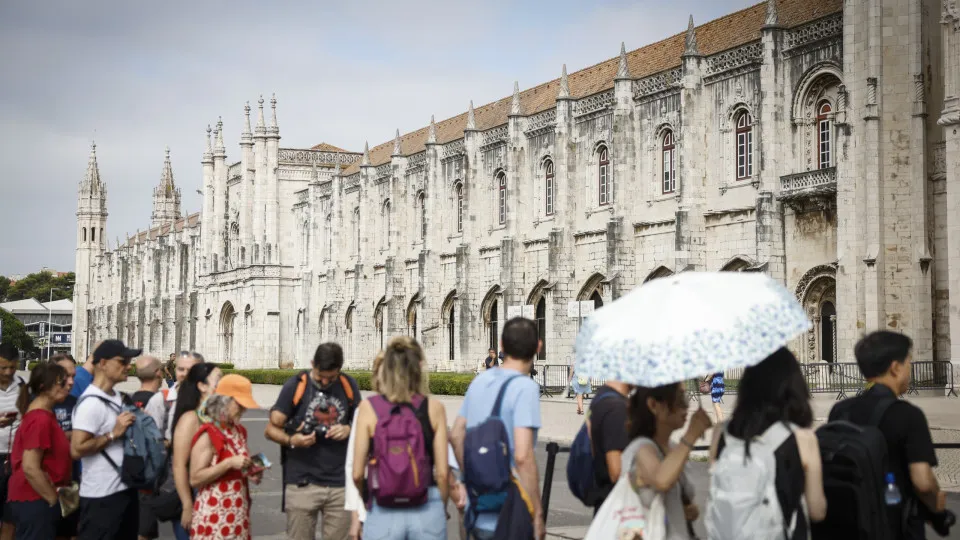 Saldo de viagens e turismo atinge recorde de 22.000 milhões