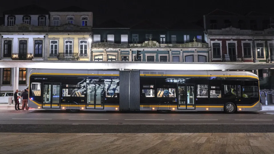Serviço de metrobus do Porto começa dia 28