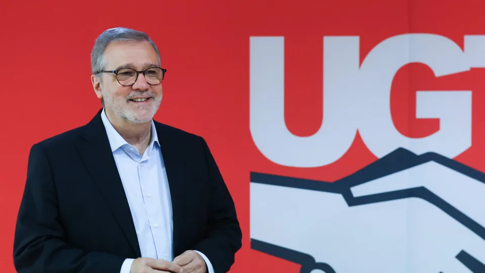 UGT defende semana de 35 horas e mais pagamento por horas