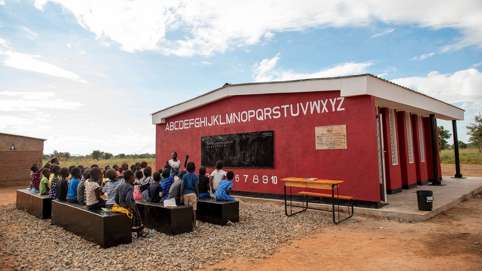 UNICEF Vai Ajudar à Desocupação Das Escolas Usadas Como
