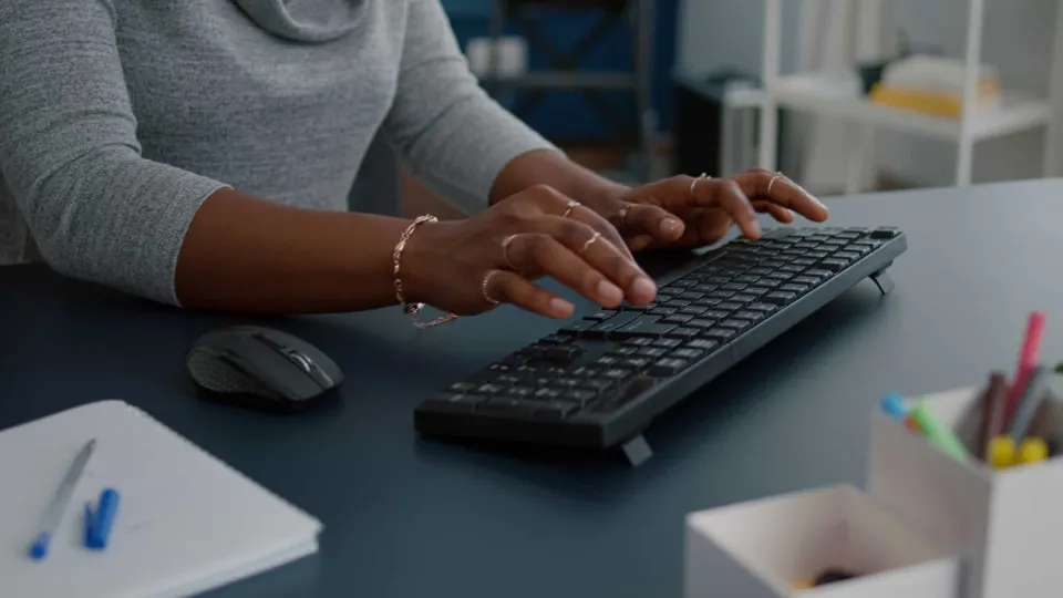Uma em cinco mulheres estava em teletrabalho no final de