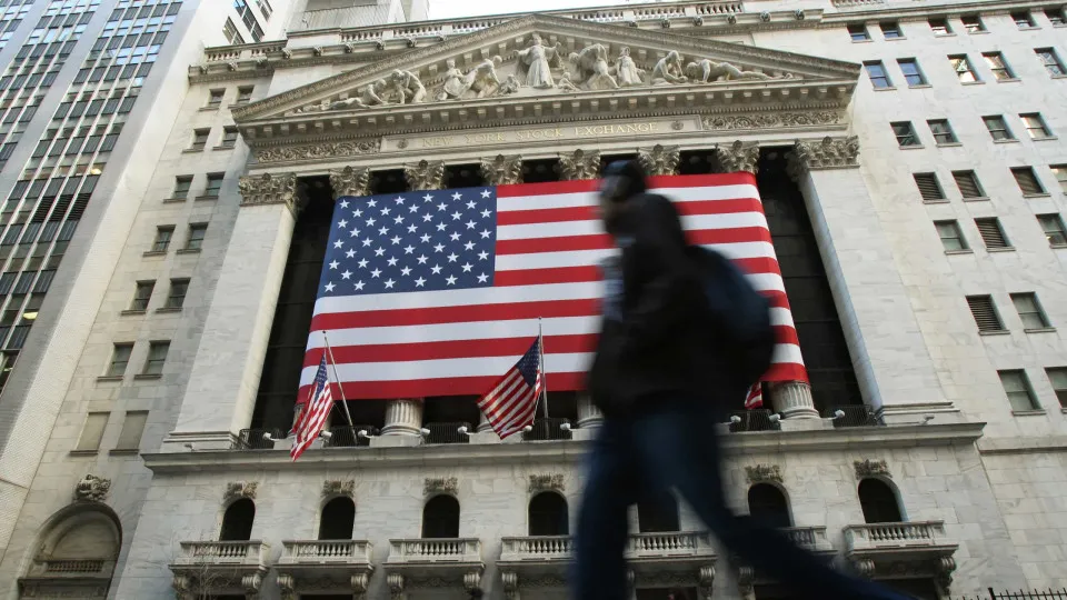Wall Street fecha confiante antes da divulgação dos