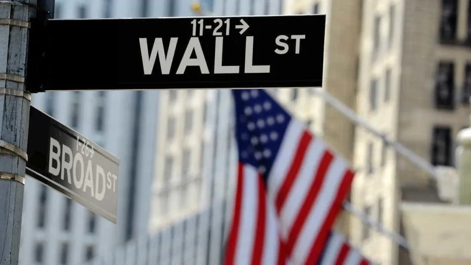 Wall Street fecha em alta puxada pelas tecnológicas