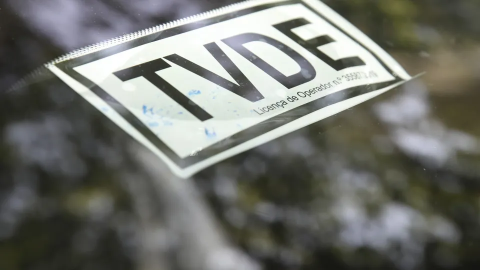Bolt apoia motoristas TVDE com vales de combustível