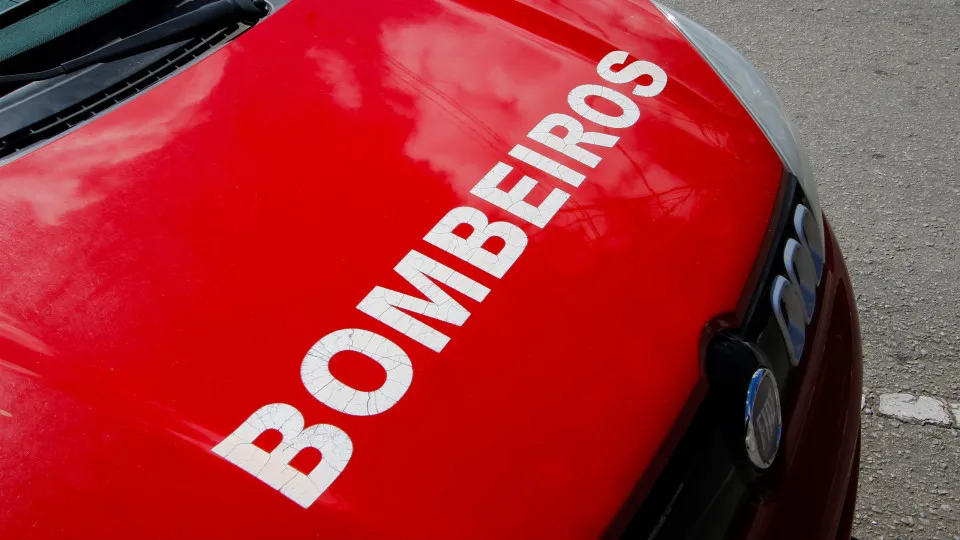 Bombeiros vão receber apoio de 360€ por veículo pesado para