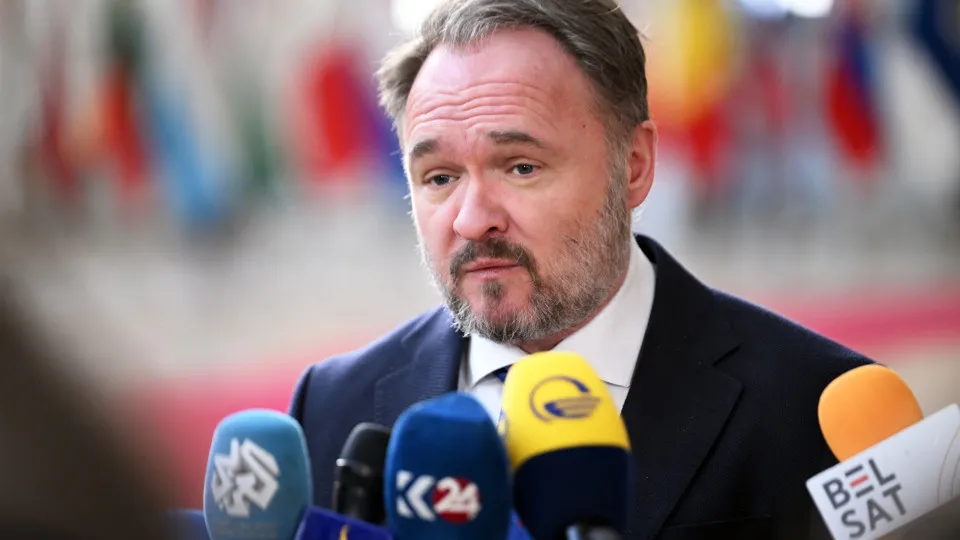 Bruxelas apela a redução das metas de abastecimento de gás