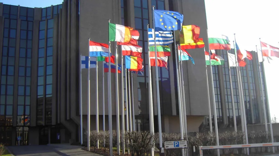 Bruxelas sem "estratégia abrangente" para promover segurança